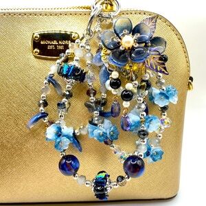 💙🖤Luxury Bag/Phone Chain Charm/Keychain Triple-Layer Flowers Fancy Crystal Beads